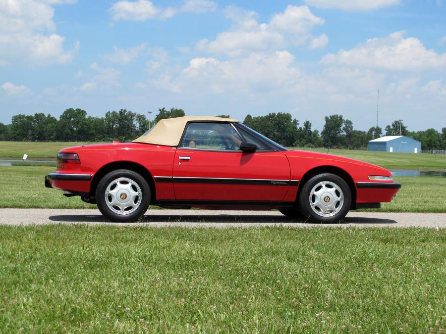  Buick Reatta Convertible 1990 года  (фото 5 из 8)